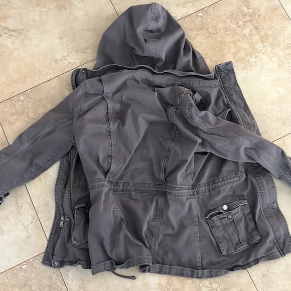 Women’s Gray Market & Spruce Hooded Jacket - Picture 7 of 7